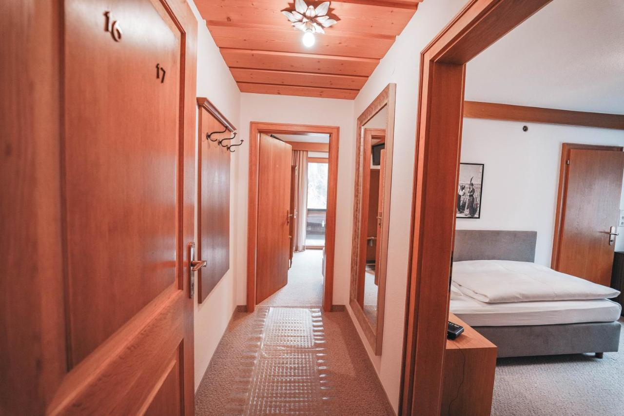 Hotel Garni Almjur 圣安东阿尔贝格 外观 照片