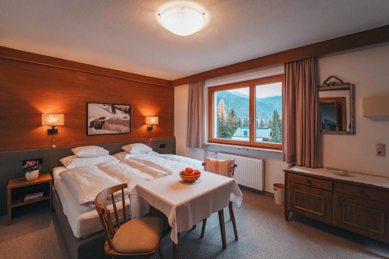 Hotel Garni Almjur 圣安东阿尔贝格 外观 照片